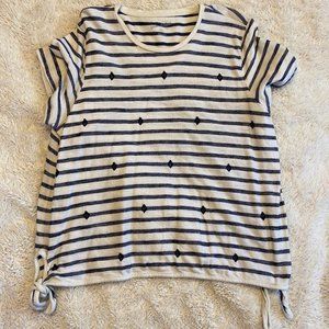 Universal Thread striped detailed top